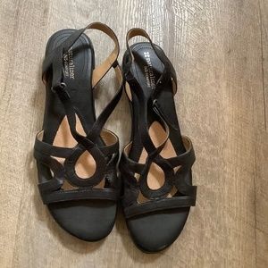 Naturalizer black casual strappy sandals size 10